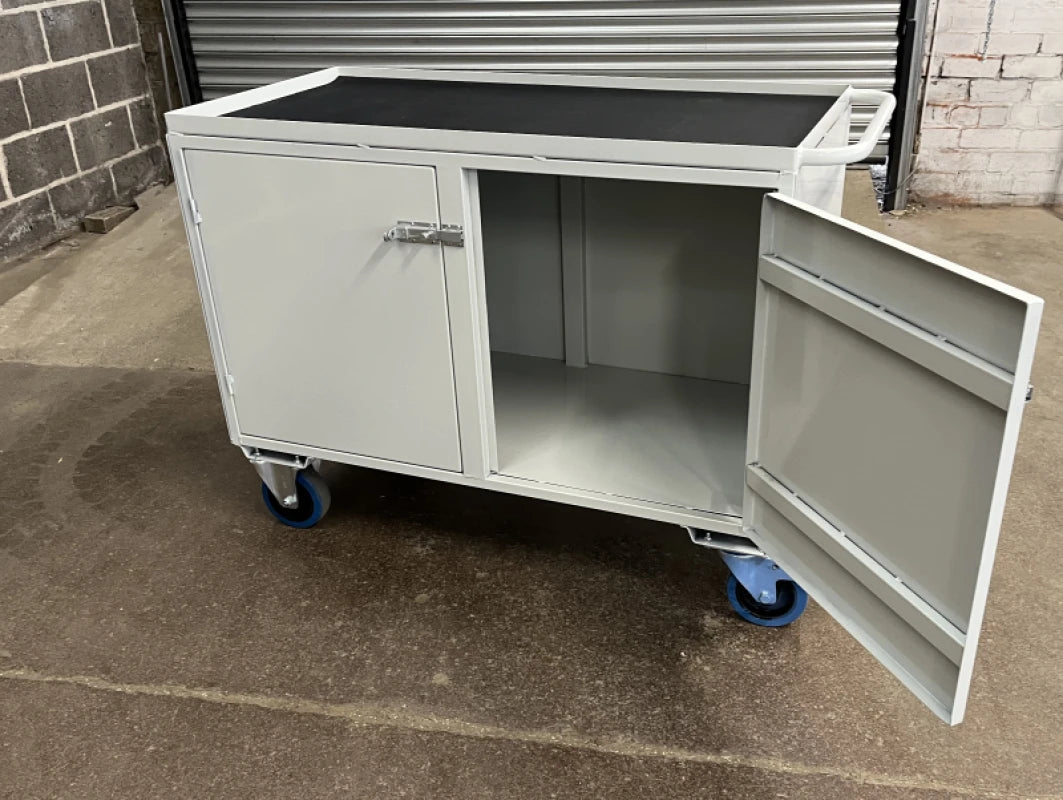 MW03 Mobile Workstation 1200 x 600 x 925mm Full Cabinet