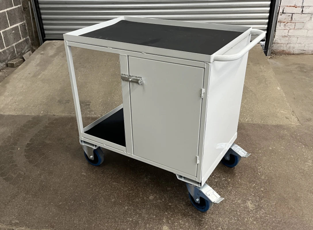 MW02 Mobile Workstation 900 x 600 x 925mm, Half Cabinet
